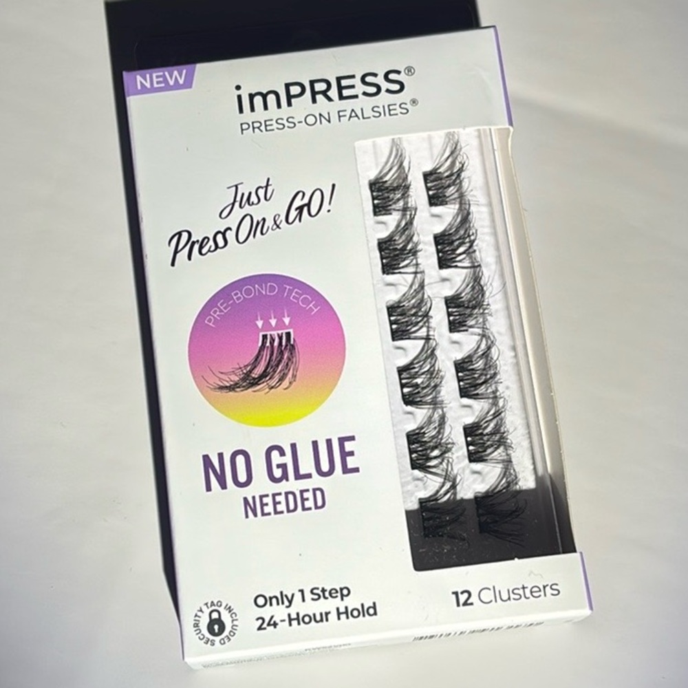 BNIP KISS imPRESS Press-On Falsies “Airy Wispy” 12 Clusters - Black